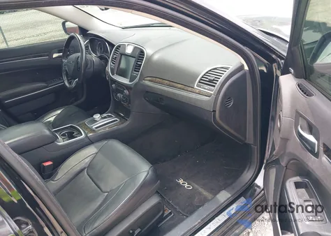 2015 Chrysler 300C z USA, uszkodzony, nr VIN 2C3CCAEG2FH760245